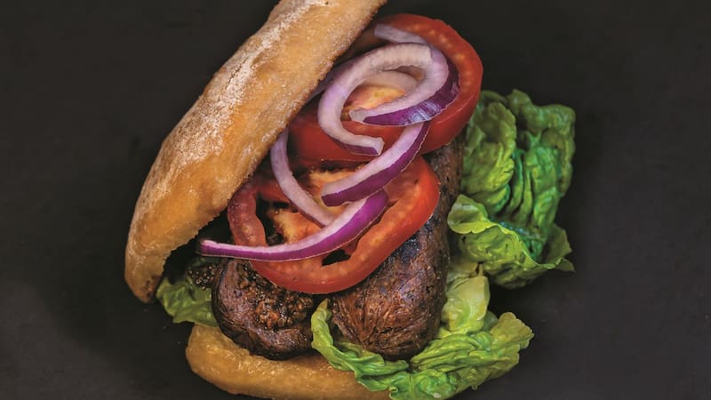 Hierbabuena Vegan ofrece alternativas con espíritu fast food, como el choriplant