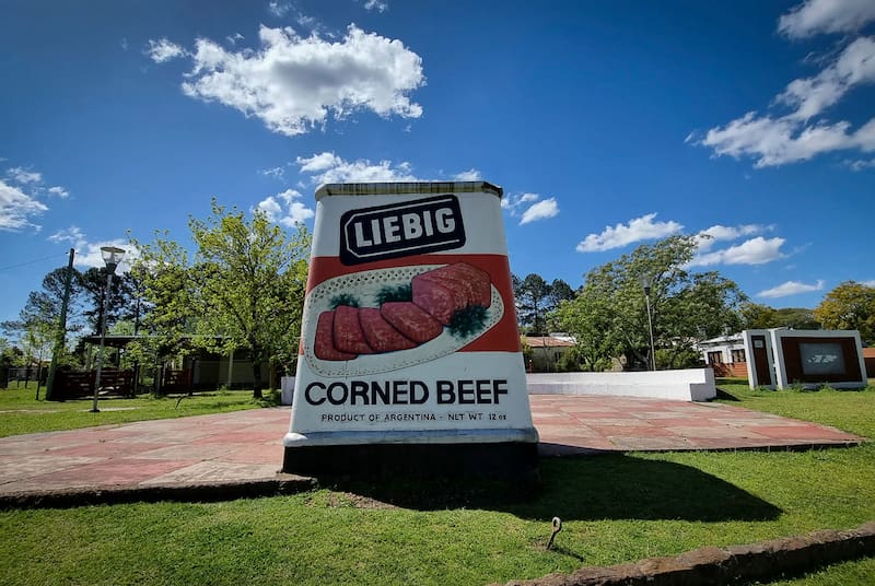 Un monumento a la lata de Corned Beef de Liebig en Pueblo Liebig (Fuente: gentileza de la Secretaría de Turismo de Entre Ríos)