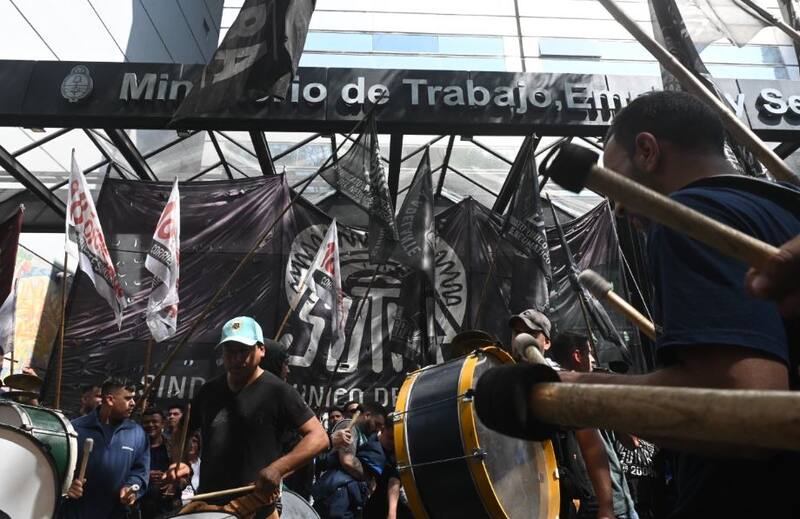 Desde que comenzó el paro de Sutna en abril, las automotrices vienen acusando dificultades para abastecerse.