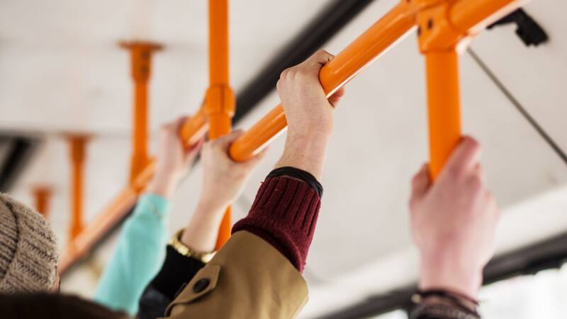 Cambia el transporte público: el Gobierno anunció una medida clave para viajar en colectivos y trenes.