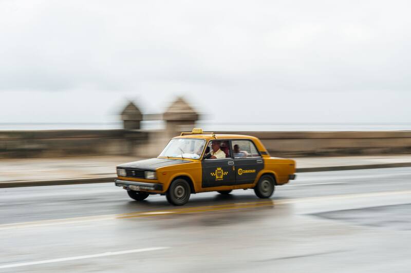 Los autos de LADA todavía se ven hoy en las calles de Cuba, tanto como taxis, autos particulares o coches oficiales