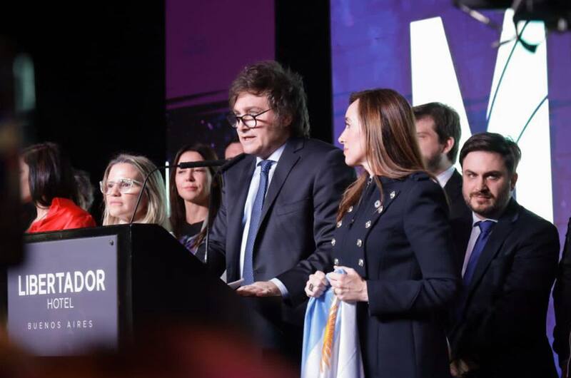 La fórmula de Javier Milei y Victoria Villarruel se impusieron en las PASO nacionales 2023.