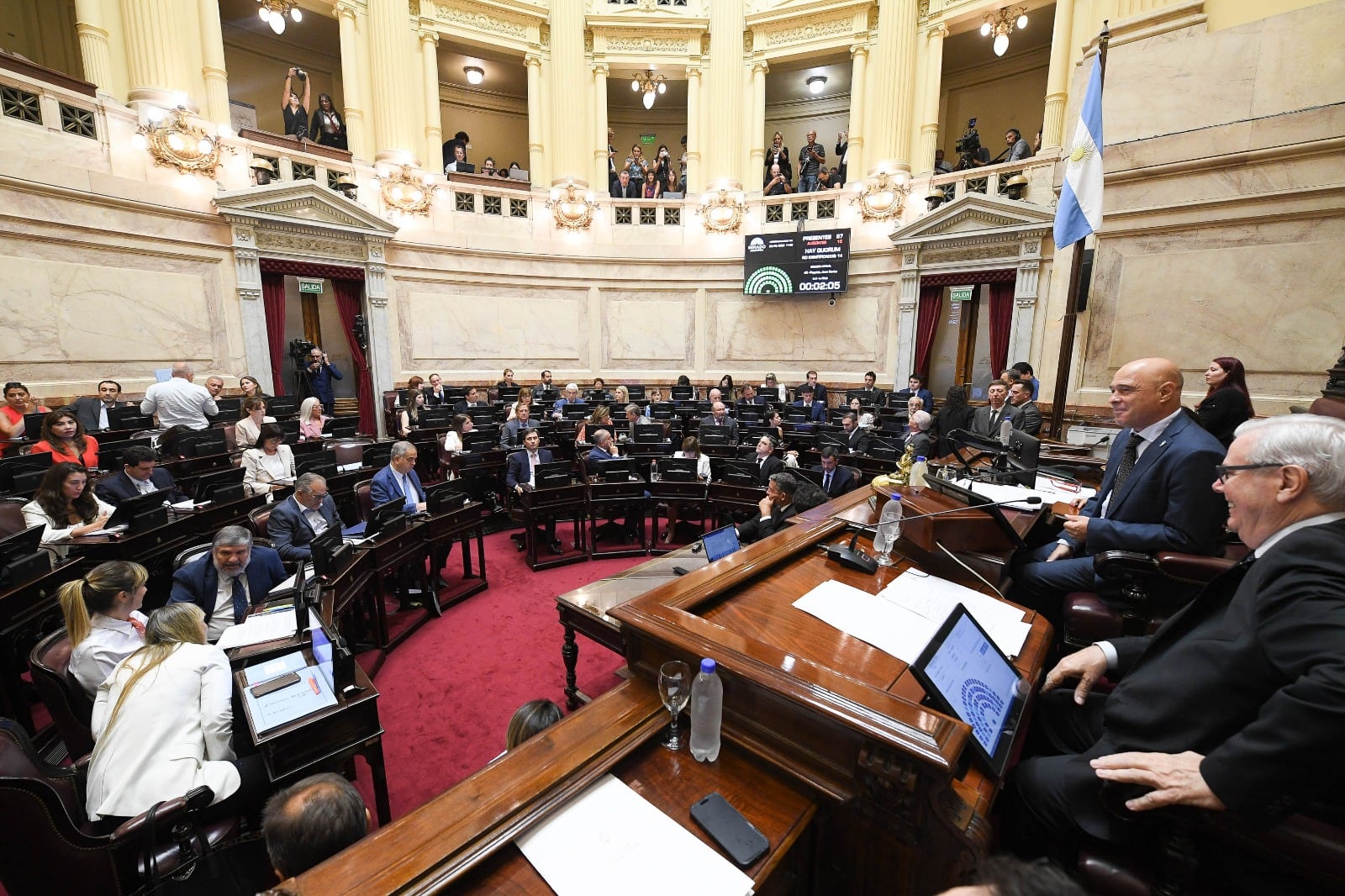 El “salario” de los senadores trepa a $11 millones y LLA evalúa si puja por congelarlo