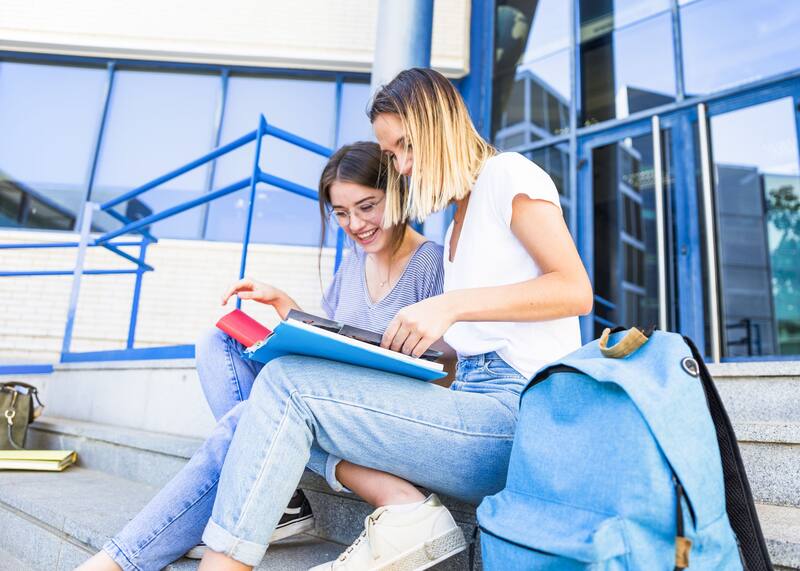 Si estás cursando una carrera universitaria, posgrado o terciario, podés solicitar el préstamo. (Foto: Freepik)