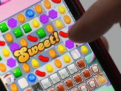 Escándalo absoluto: demanda contra sacerdote por gastar más de u$s40,000 de fondos de la iglesia en Candy Crush