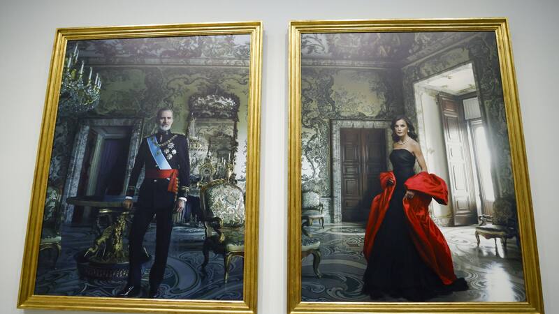 Casa Real | Las fotografías más lujosas y costosas de Felipe VI y Letizia ya están disponibles: ni Balenciaga quiso perdérselo.
