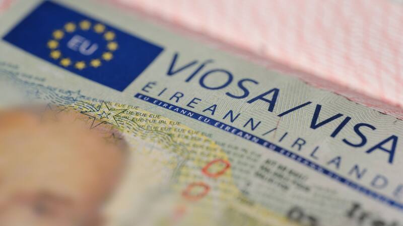 Emigrar a uno de los países más felices del mundo: Irlanda ofrece trabajo y sueldos fijos de 2800 euros, ¿cómo aplicar?