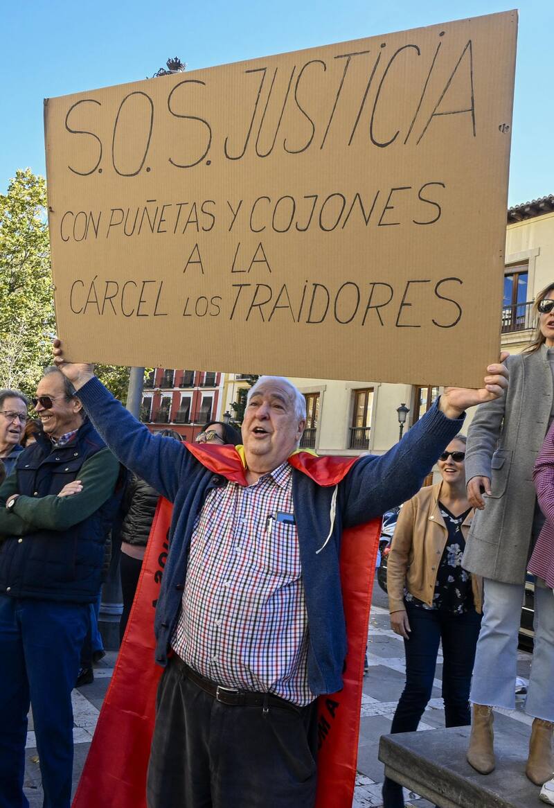 Jueces y profesionales judiciales se concentran en Andalucía por la división de poderes. Imagen: EFE.