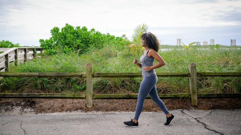 Conocé cuánto tenés que caminar por día para mejorar la salud de tus piernas.