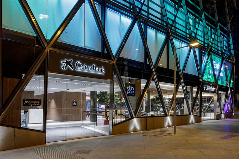 Los centros All In One de CaixaBank son un ejemplo del compromiso que tiene la empresa con sus clientes. (Foto: caixabank.com)