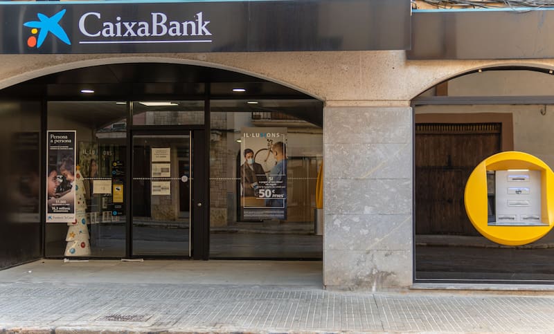 CaixaBank lidera como el banco con más clientes en España (Fuente: Shutterstock)