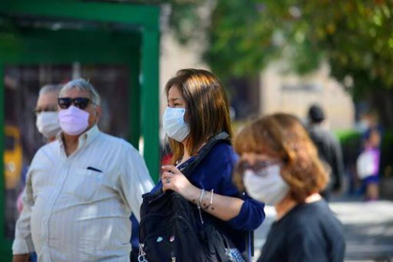 Los centros de salud de Córdoba volverán a exigir el uso del barbijo