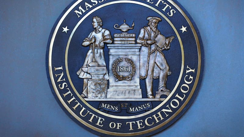 Considerada por numerosos rankings como una de las mejores y más prestigiosas universidades.