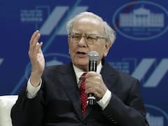 Invertí como Warren Buffett: las 10 acciones estrella que dominan su cartera y por qué las elige