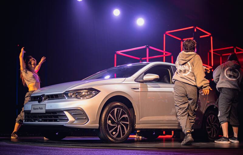 Volkswagen presentó las cuatro nuevas versiones de la gama Polo a través de un increíble show.