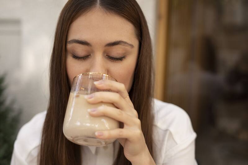 Los antioxidantes en los alimentos protegen la piel del daño causado por los radicales libres. Fuente: Freepik,