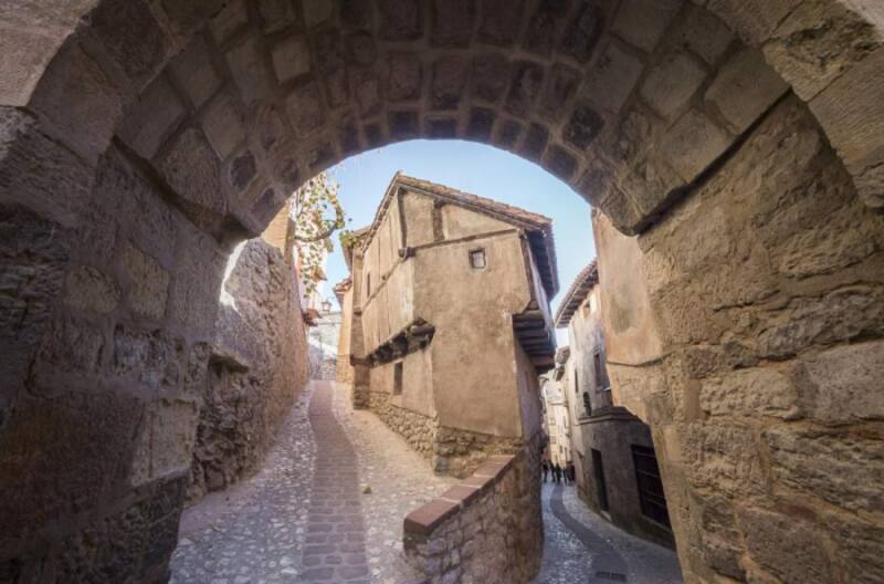 Escapadas: estos son los pueblos más encantadores de Aragón para visitar este verano. (foto: Pexels).