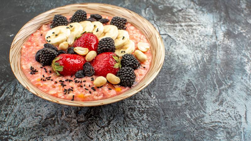 Las semillas de chía son una excelente fuente de proteínas vegetales, ideales para dietas vegetarianas y veganas.