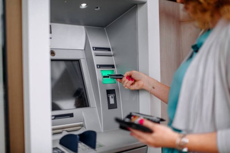 El PIN es utilizado en los cajeros para extraer dinero