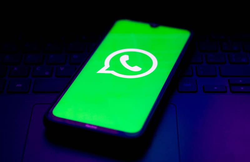 Cuidado: WhatsApp Plus provee funciones avanzadas, pero no es una aplicación oficial de Meta.