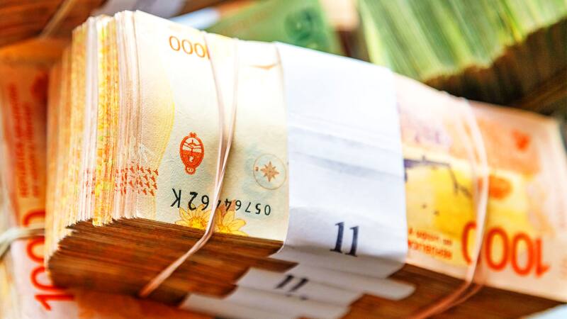 El Banco Central redujo la tasa de referencia del 35% al 32% anual.