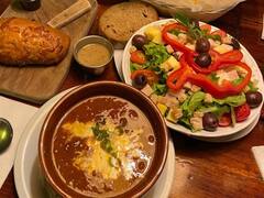 El restaurante que parece una aldea medieval y te hará sentir en el mundo del Señor de los Anillos