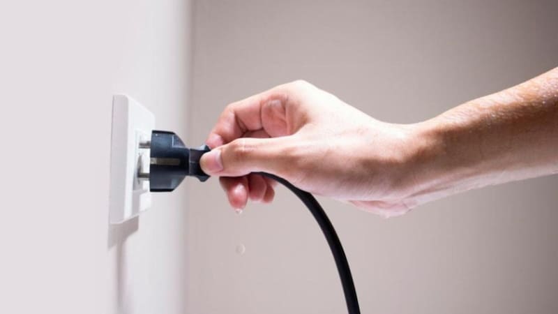 Los electrodomésticos que nunca deben quedar enchufados cuando dejas tu casa: son peligrosos y gastan mucho dinero.