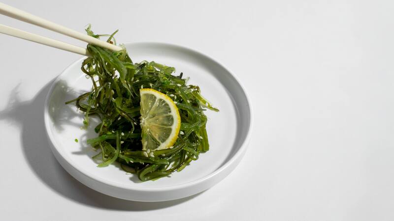 El alga que fortalece el sistema inmunológico y elimina las toxinas del organismo. Fuente: Shutterstock.