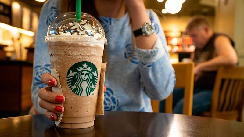 El frappuccino es uno de los productos más vendidos de Starbucks.
