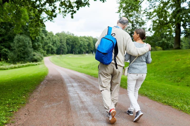 El hábito diario que contribuye a dormir mejor, bajar de peso y retrasar el envejecimiento después de los 50. (Imagen: archivo)