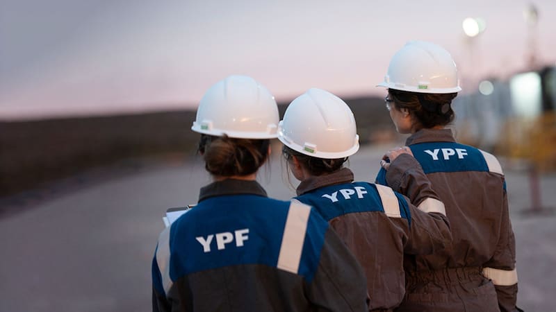 Pese a la debilidad actual del precio del petróleo, apuntaron a YPF.