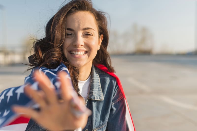 A partir de ahora, solicitar la visa de USA tendrá un costo de 15,000 dólares. Fuente: Freepik