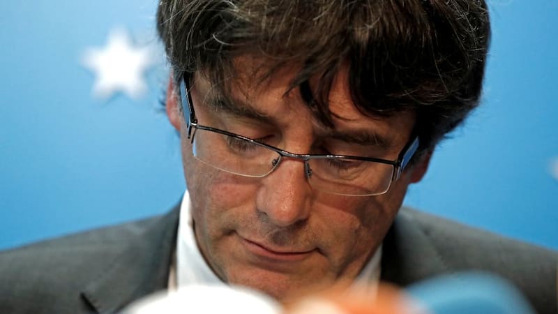 Sin amnistía y bajo orden de arresto: Puigdemont aseguró en una carta que regresará a España y que sabe será detenido.