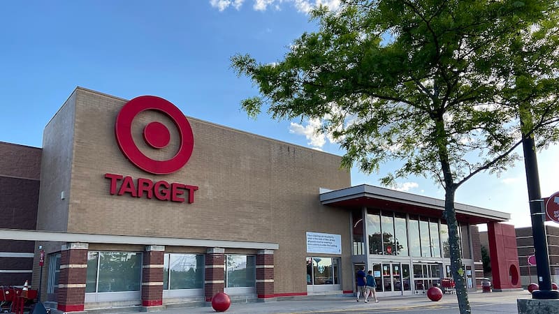 Target ofrece importantes descuentos de temporada.