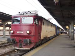 El tren soviético que atraviesa Europa durante la noche y hace "la ruta del Conde Drácula"