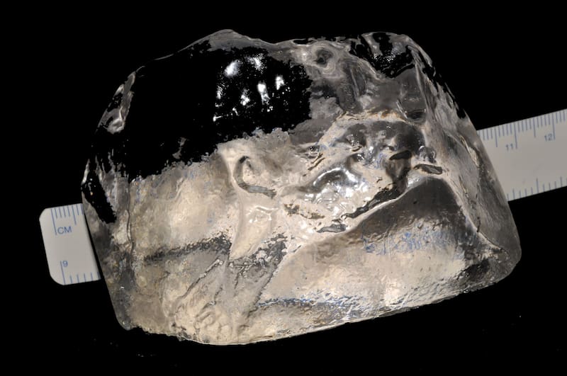 El Cullinan resplandece como el diamante más grande del mundo tras ser hallado en 1905 en Sudáfrica. (Foto: Wikimedia)