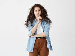 Los 4 signos del zodíaco que más dificultad tienen para tomar decisiones