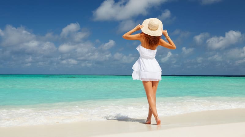 Están los que buscan contacto con la naturaleza y los que solo quieren olvidarse de las restricciones económicas y viajar a todo lujo.