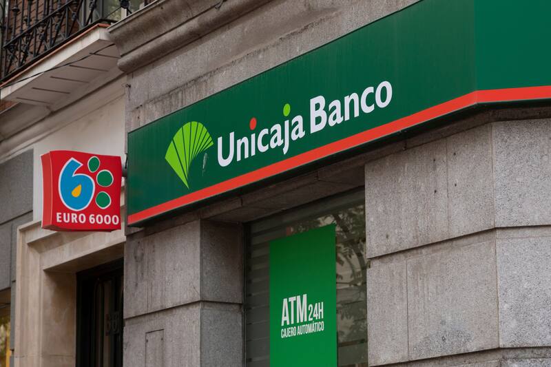 Crisis en la banca: ¿por qué están cerrando tantas sucursales en España? (Imagen: archivo)
