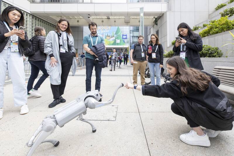 La robótica forma parte de la llamada "cuarta ola" de la inteligencia artificial, que vendrá luego de los agentes autónomos.