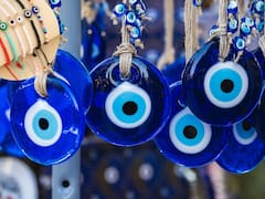 Ritual de protección sagrado con el ojo turco: ¿qué simboliza sus diferentes colores?