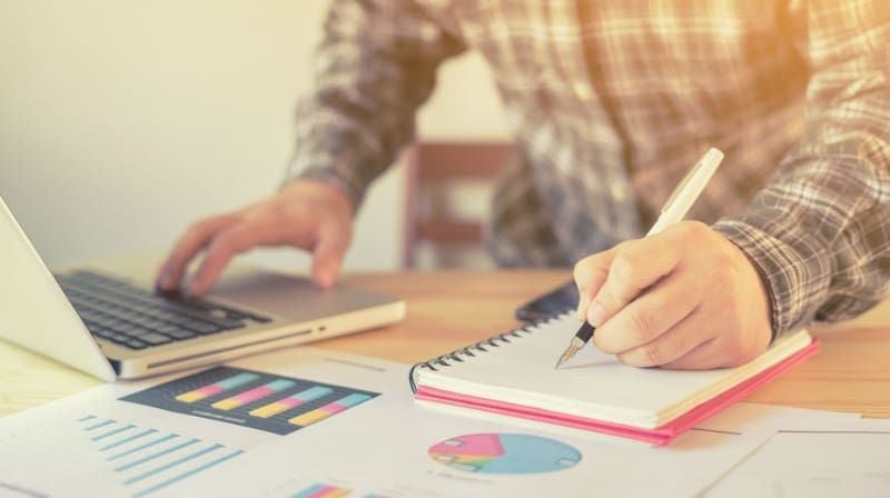 Para Gates, no hay mejor dinero gastado que el que se usa para educarse.