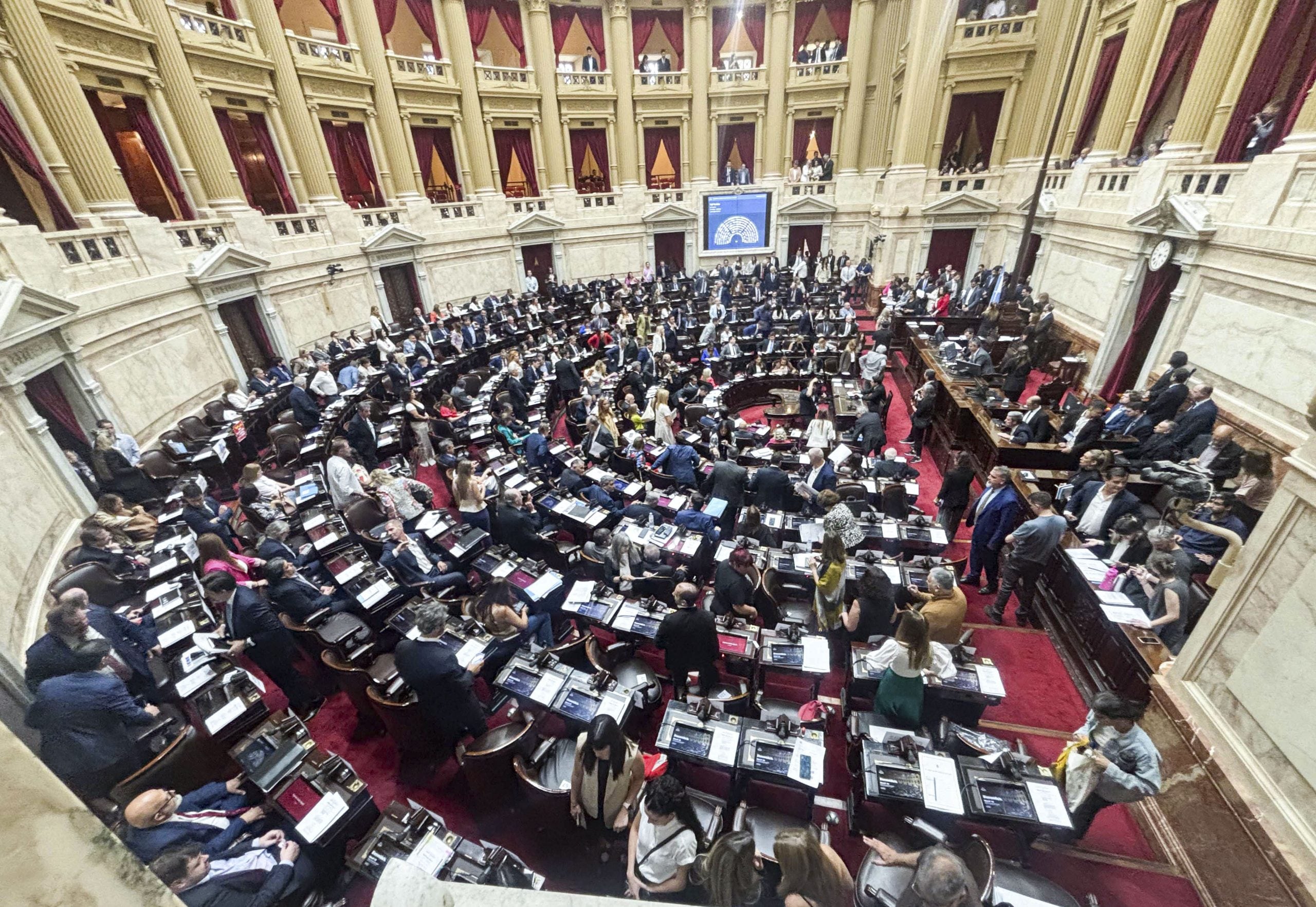 El camino de las reformas le dice adiós al bienestar artificial del Estado paternalista