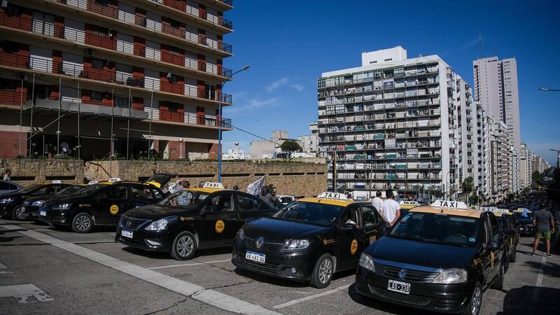 En las próximas horas, taxistas y remiseros de Mar del Plata definirán si hacen paro en Carnaval.
