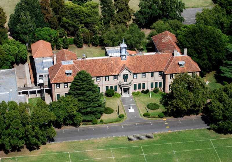 En el St. George's College de Quilmes, la cuota mensual en secundaria cuesta $ 450.000.