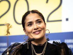 Esta es la poderosa infusión que consume Salma Hayek para tener una piel reluciente a sus 57 años