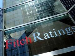 Fitch mejoró la calificación de la deuda argentina, pero alertó sobre riesgos