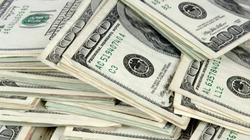 El dólar blue mantiene la brecha en más de 84% respecto al oficial mayorista.