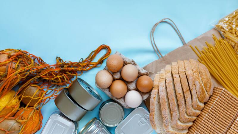 Suben de precio los alimentos básicos -aceite, huevos, frutas y pan- por el fin a la rebaja extraordinaria del IVA.