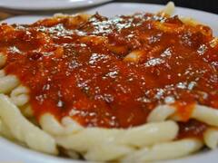 Los mejores fusilli de Buenos Aires: cuánto cuesta comer en el bodegón preferido de Aníbal Troilo y Osvaldo Pugliese